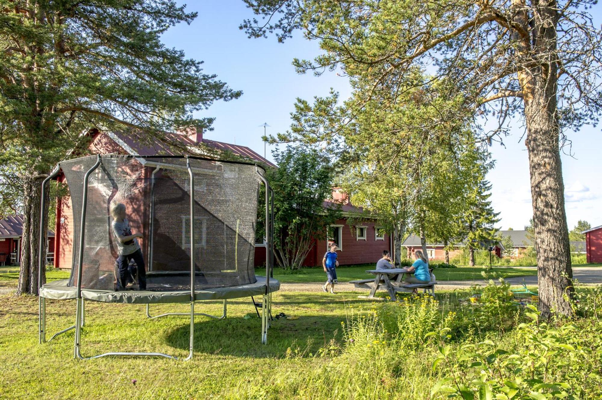 Yllaeksen Yoepuu Villa Äkäslompolo Kültér fotó
