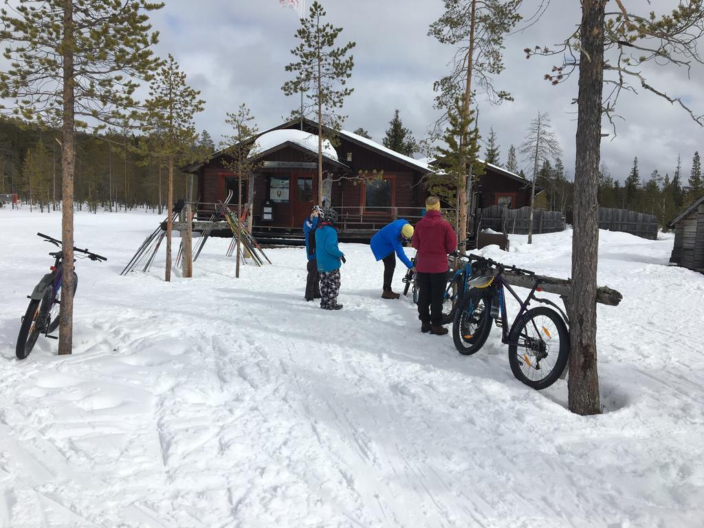 Yllaeksen Yoepuu Villa Äkäslompolo Kültér fotó